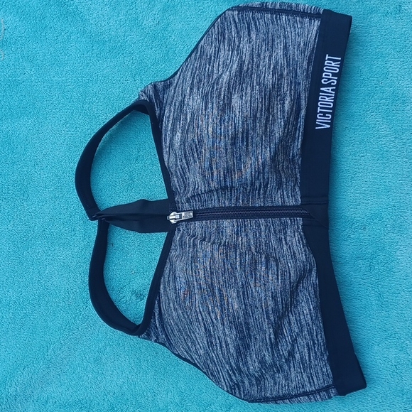 Victoria's Secret Other - Victoria's Sport bra Color Black/gray size  36C
